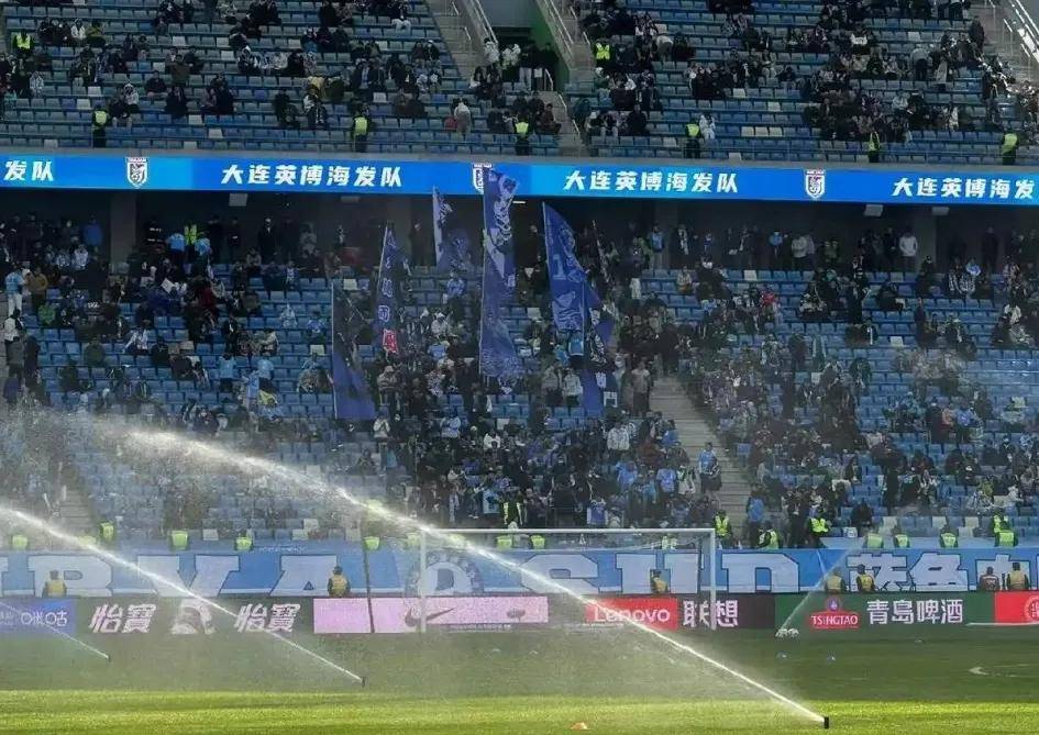 长春亚泰队客场负于深圳佳兆业队，战绩下滑的简单介绍