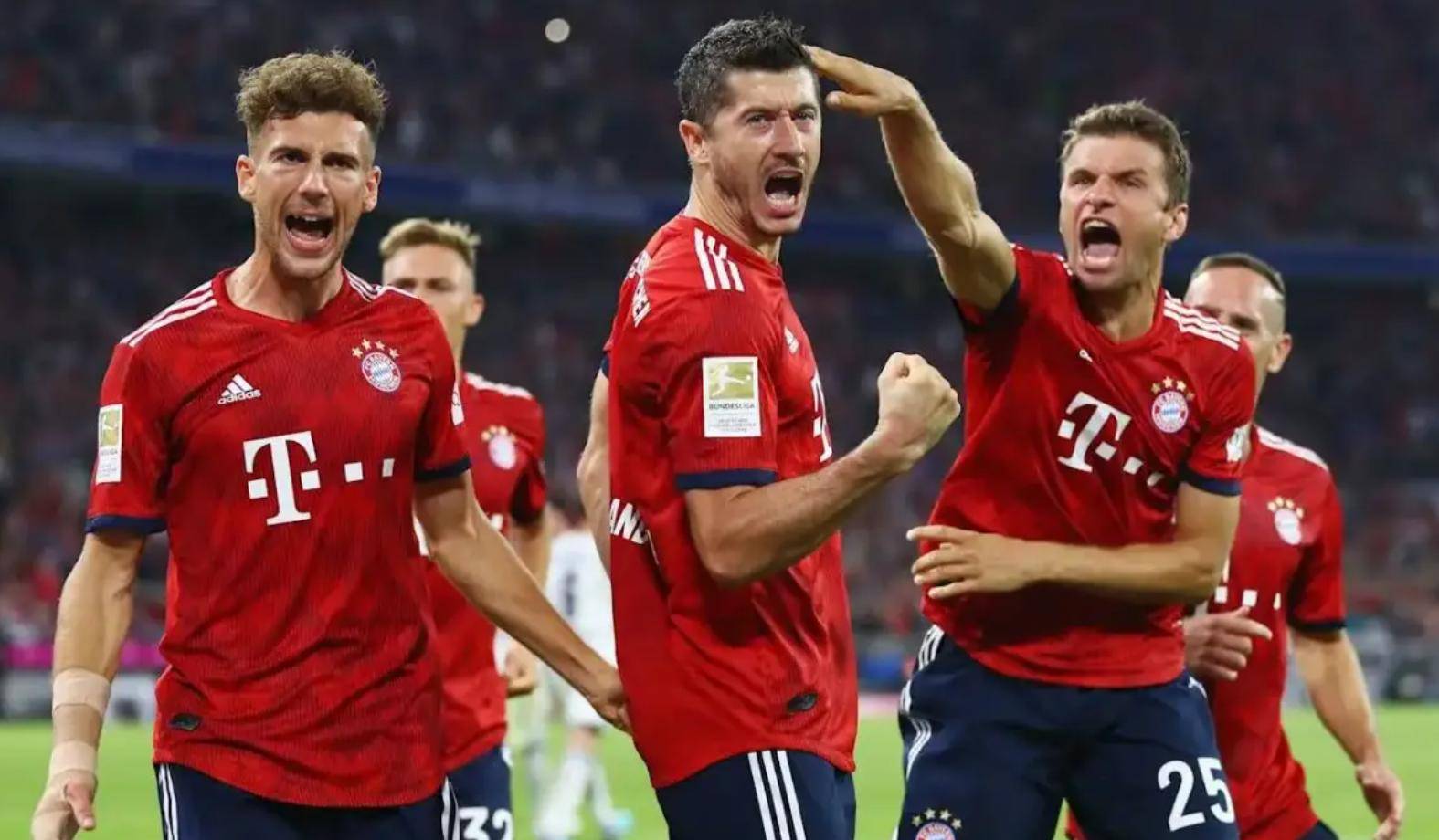 拜仁慕尼黑豪取七连胜，居榜首