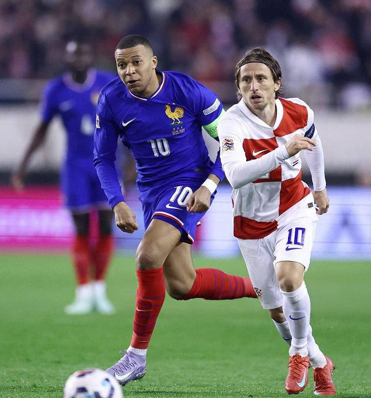 法国超级联赛中一场激烈的对决战胜利 法国超级联赛中一场激烈的对决战胜利