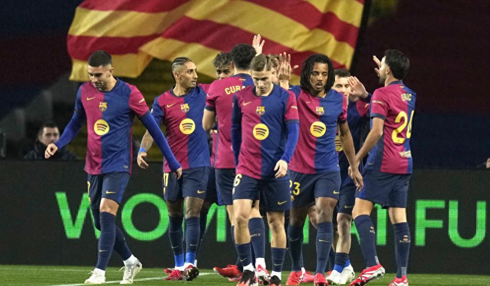 西甲赛场上两队实力对抗,战况激烈 西甲赛场上两队实力对抗,战况激烈