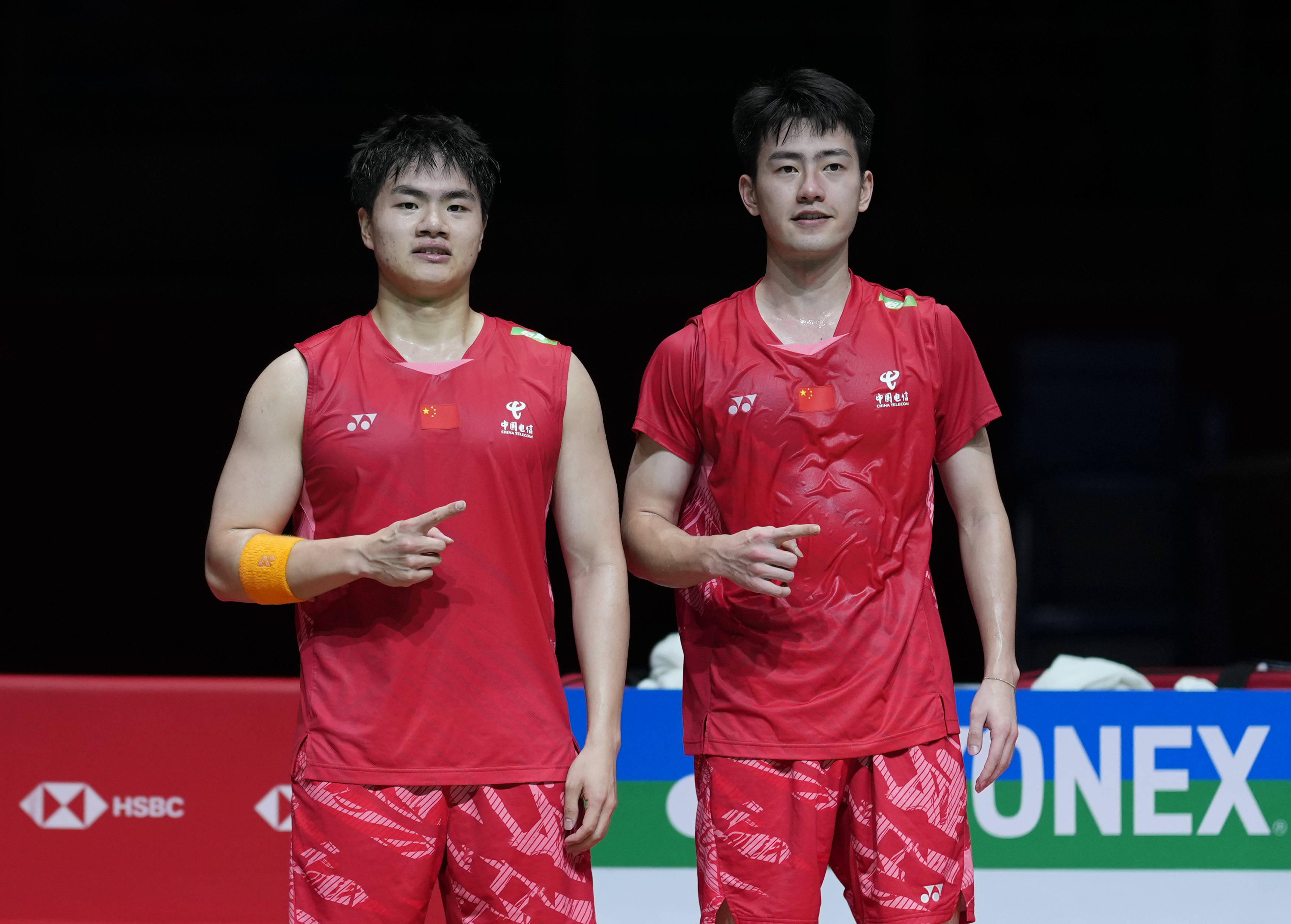 包含非洲篮球联赛本周火热进行，实力队伍逐渐崭露头角的词条