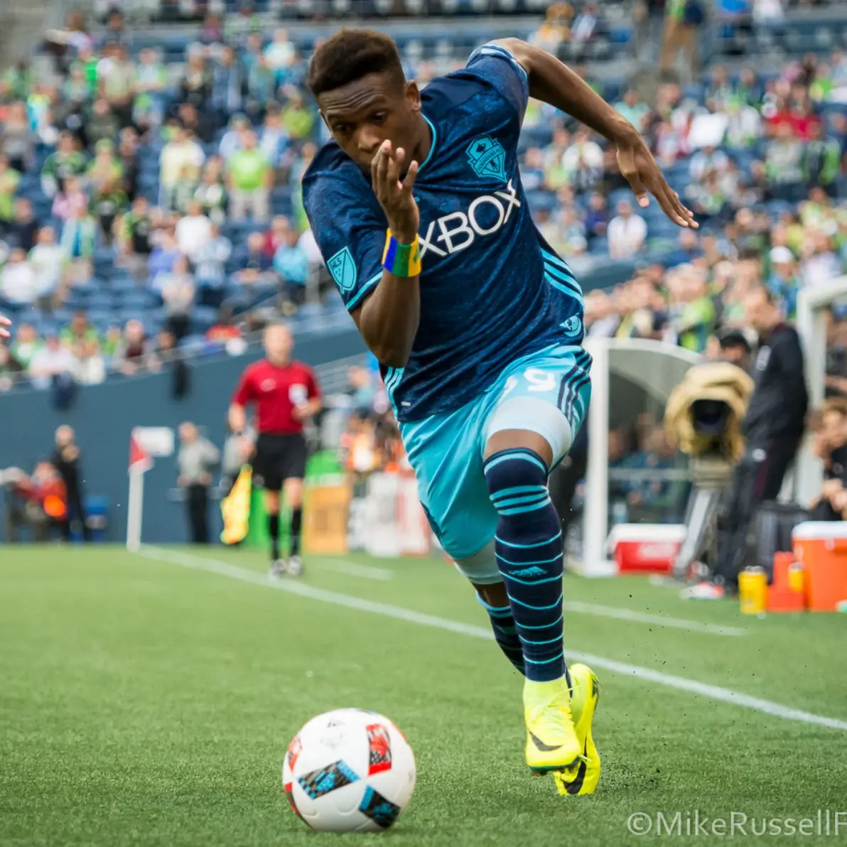 維爾京群島隊客場大獲全勝晉級 維爾京群島隊客場大獲全勝晉級