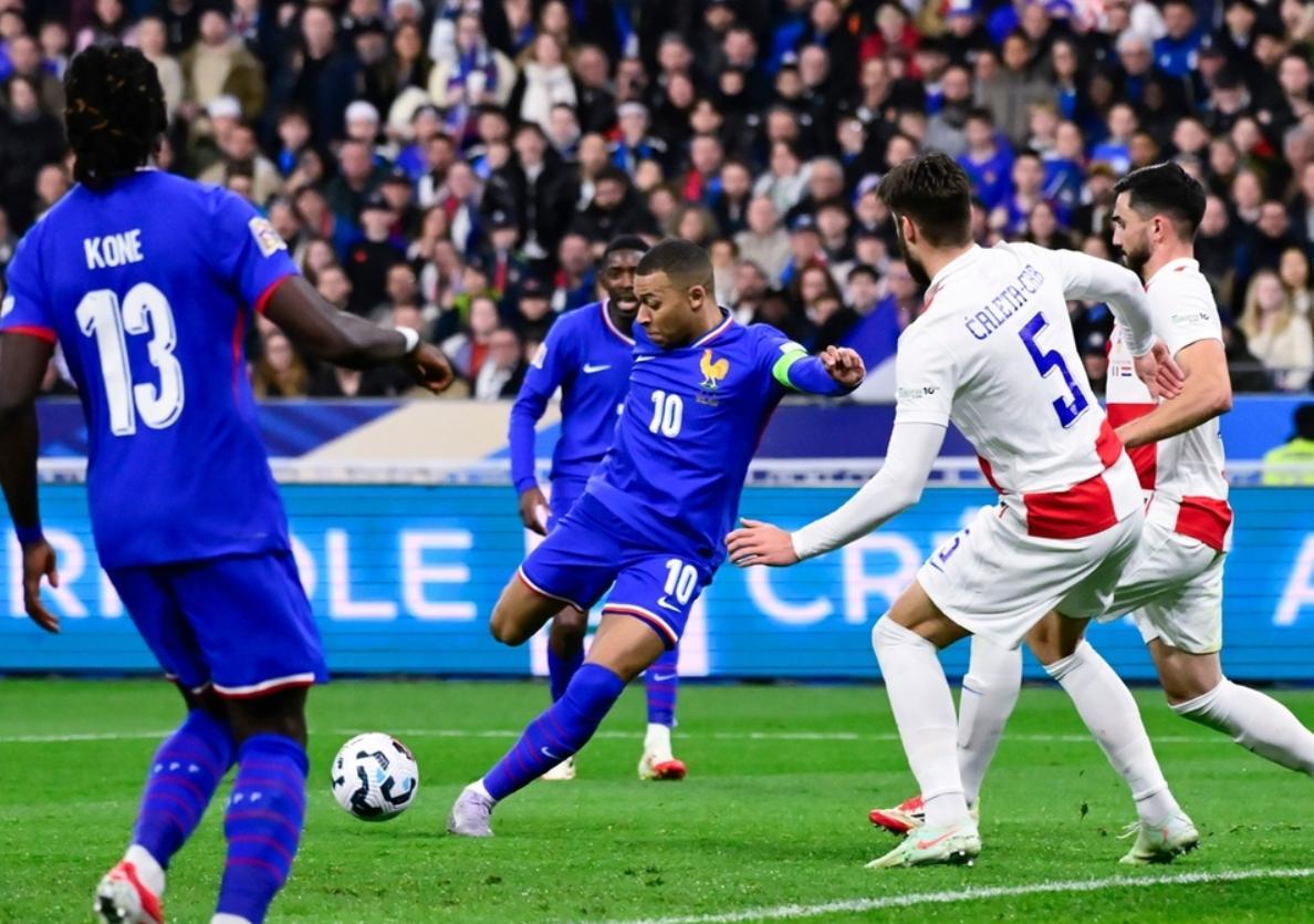 克罗地亚客场逆转法国，晋级希望复苏