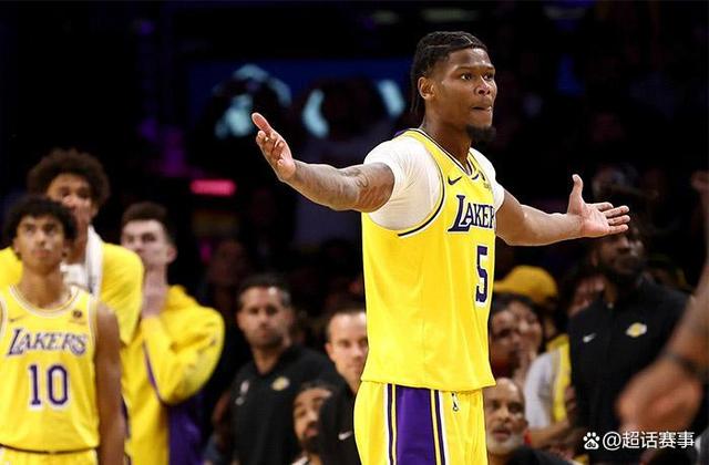 湖人力克开拓者,取得四连胜 湖人力克开拓者,取得四连胜