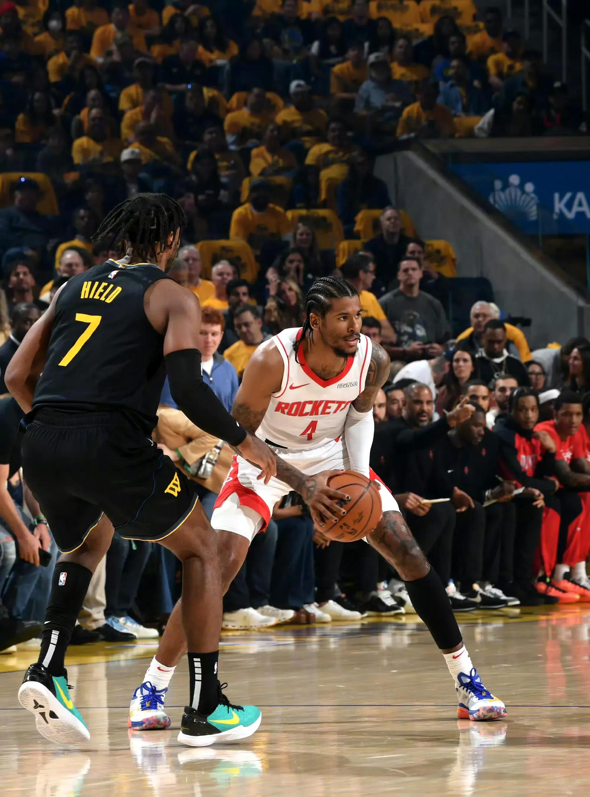 勇士惨败快船，乔治砍下38分的简单介绍