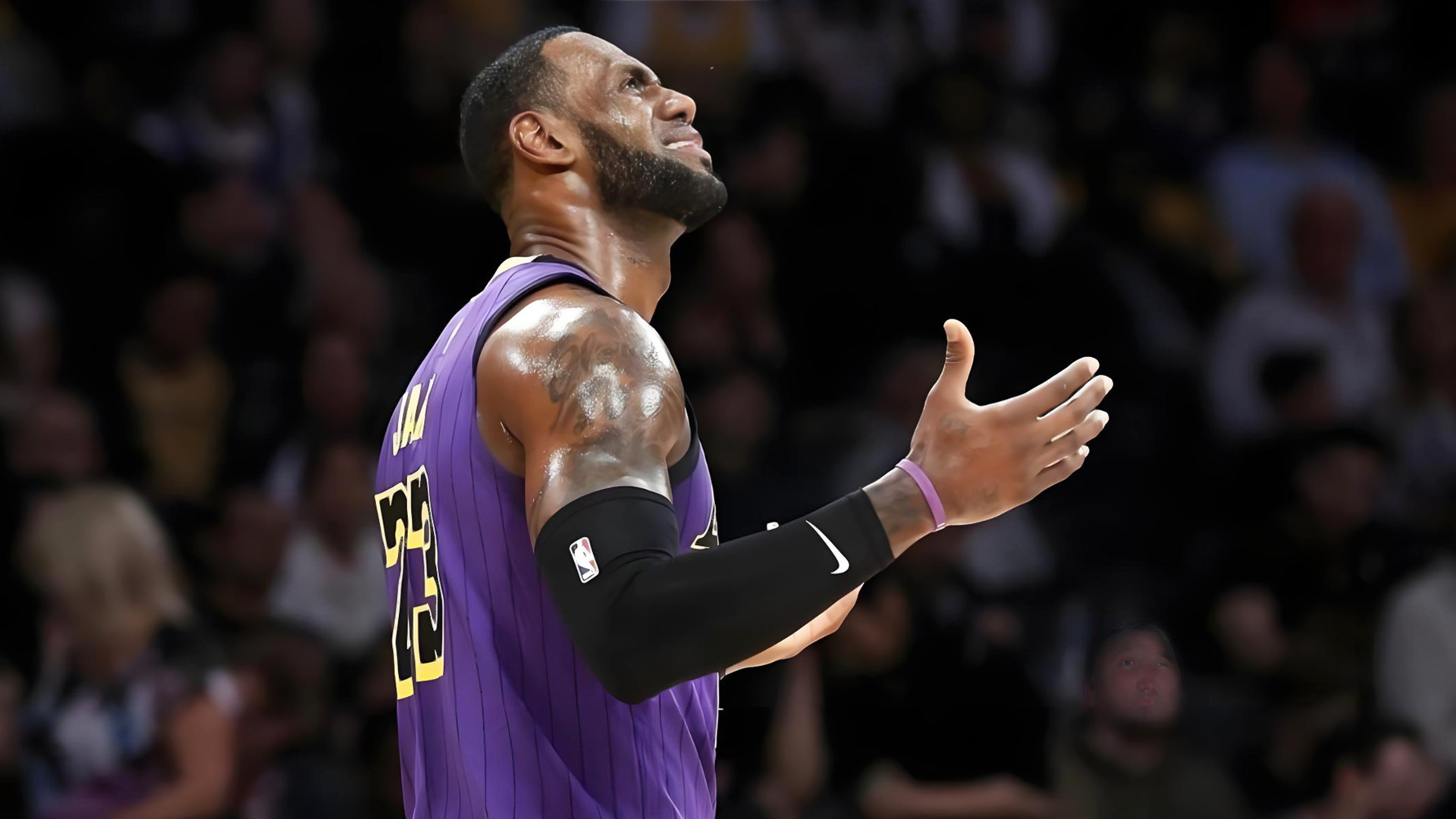 湖人大胜独行侠,詹姆斯状态神勇 湖人大胜独行侠,詹姆斯状态神勇