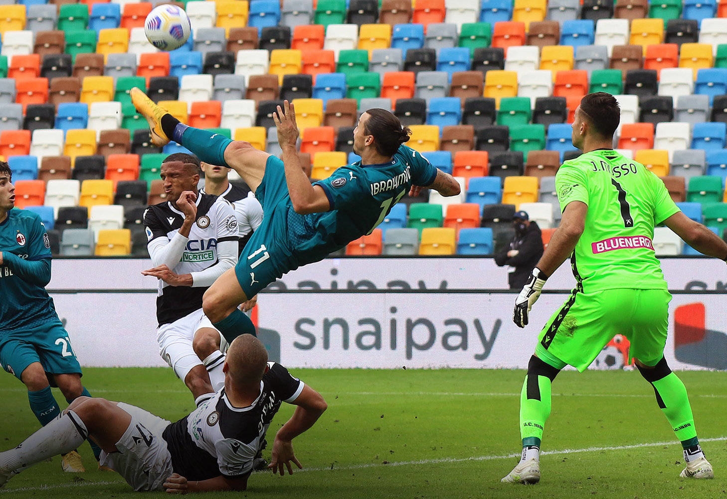 日本轻取曼城，伊布惊艳四座的简单介绍